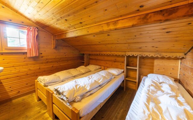 Majestic Chalet in Durbuy 200 Meters From the Golf