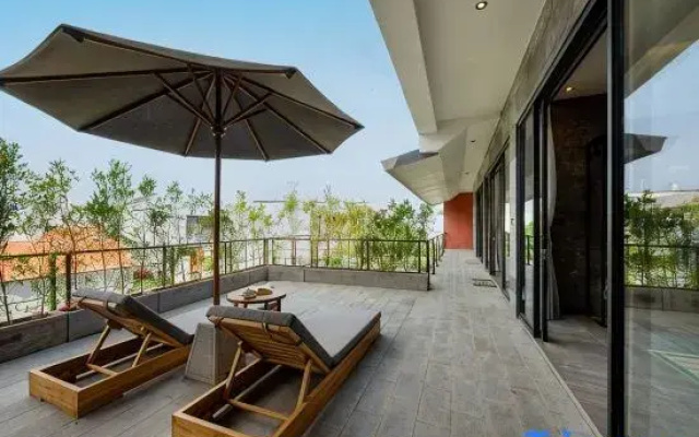 Modern Artistic 5BR Haven in Canggu Berawa