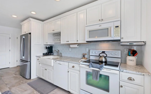 1231 Santana Court