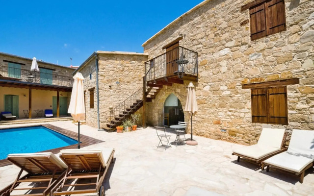 Evkarpos Country House