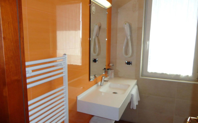 Hotel Confine