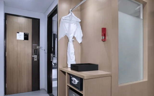 Hotel NEO + Waru-Sidoarjo