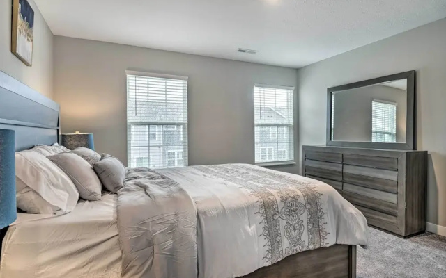 Modern & Spacious Family Home w/ Pool Access!