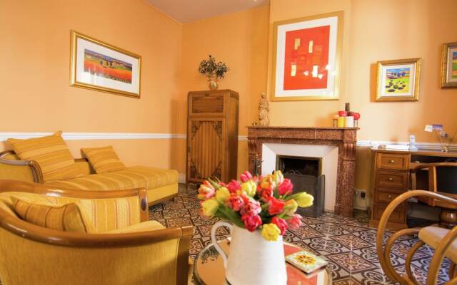 Historical Villa in Thezan-les-Beziers with Garden