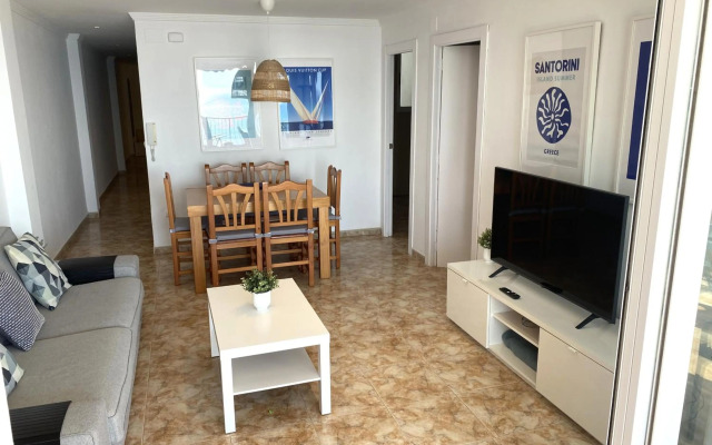 Beachfront and Renovated Apartment