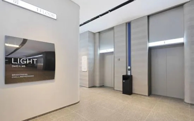 Shenyang Tiexi Square Baogong Street Light Residence Hotel