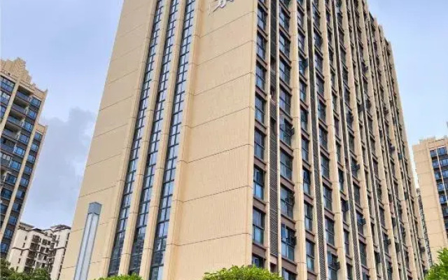 Lanyi Holiday Apartment (Doumen Aoyuan Branch)