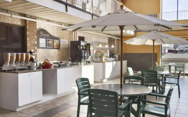 Days Inn - Lethbridge