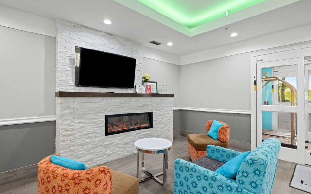 La Quinta Inn & Suites by Wyndham Raymondville