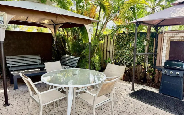 Sheridan Suites Apartments
