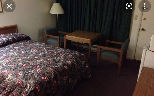 Super 9 Motel