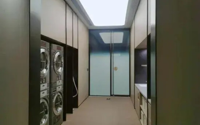 J hotel (Yizheng passenger station store)