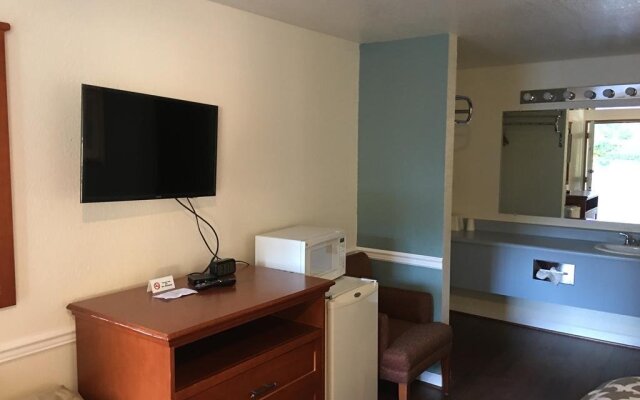 Belfair Motel