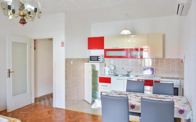 Apartments and Rooms Juki