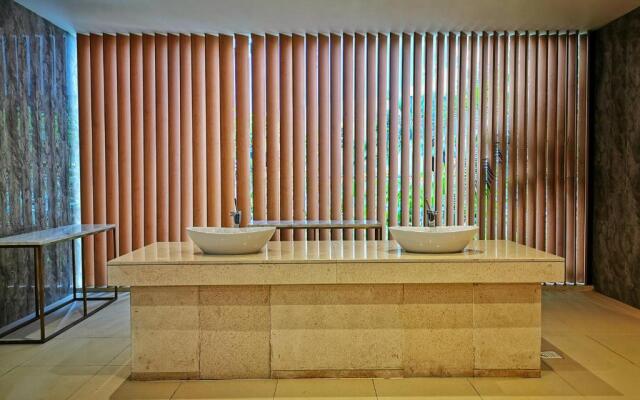 Yussy 4Bedroom Condo at R&F Princess Cove