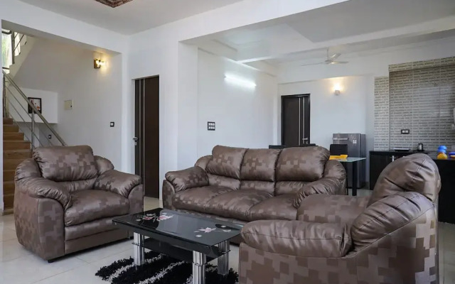 OYO 22738 Home Gorgeous 4BHK Lonavala