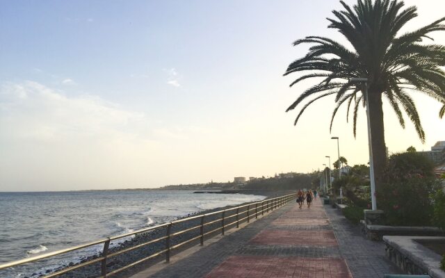 Villa 6 People, Heated Pool, Seafront, Great Location