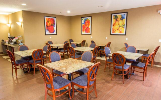 Comfort Suites Southfield/Detroit
