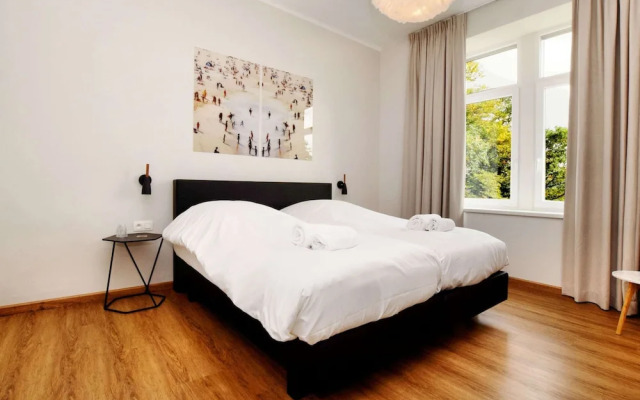 Affluent Holiday Home in Spa with Hot Tub, Garden, Sauna