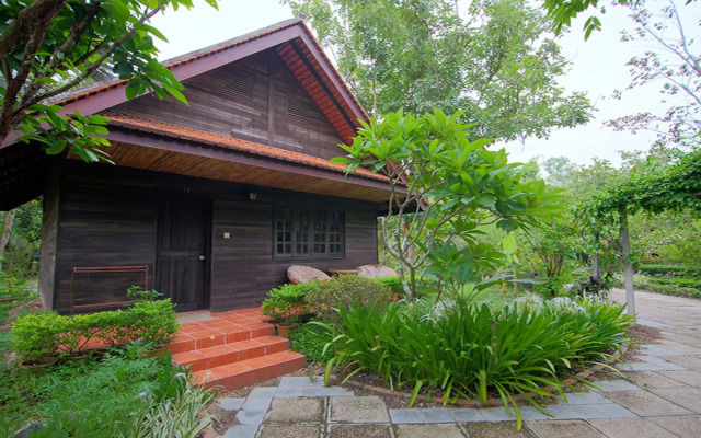 Palm Village Resort & Spa