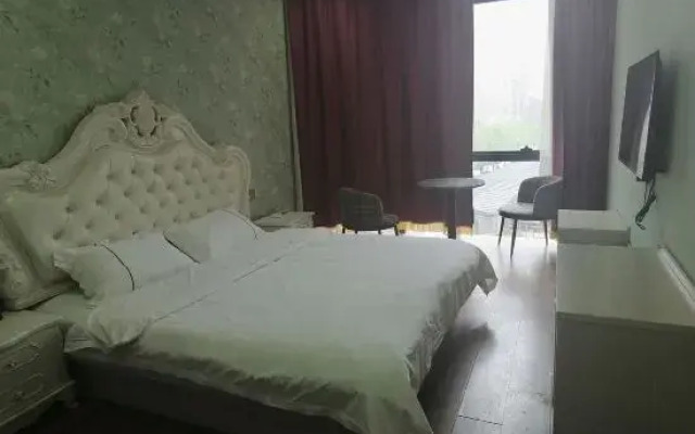 Kelly Hotel (Zhengzhou East High-speed Railway Station)