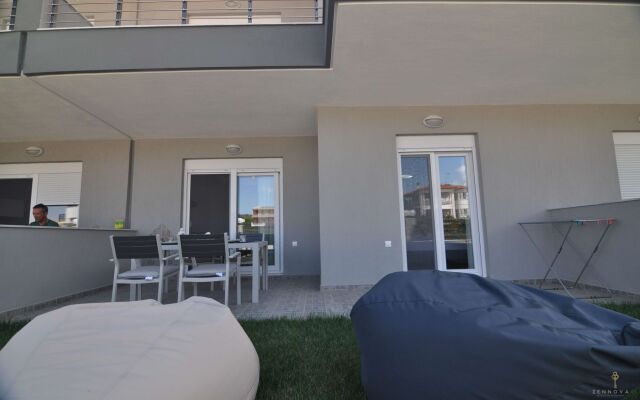 Zennova 24 Nikiti FLOW Family Apt