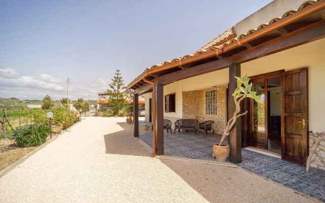 Beautiful Home in Menfi With Wifi and 3 Bedrooms