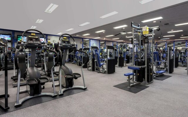 Howard Johnson by Wyndham Nanaimo Harbourside