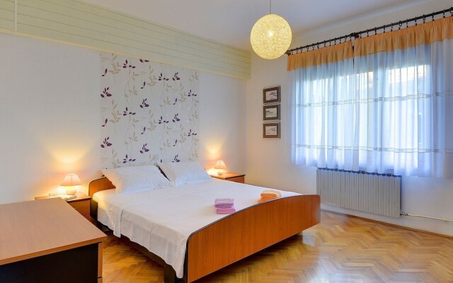 Apartment in Pula Near the Sea