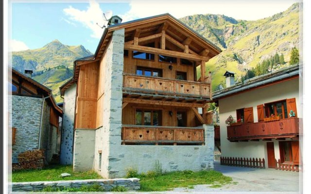 Chalet With 9 Bedrooms in Champagny-en-vanoise, With Wonderful Mountain View, Furnished Balcony and Wifi - 5 km From the Slopes