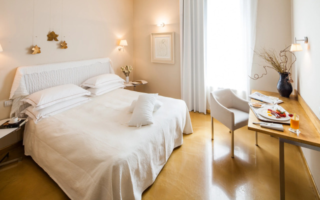 Cosmo Hotel Palace