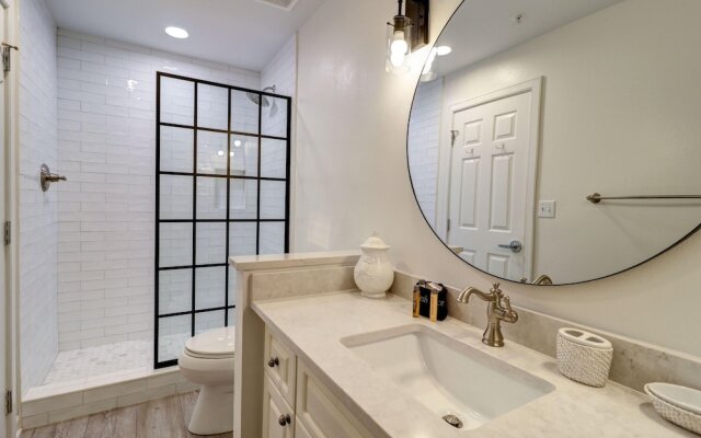 Crescent at Miramar By BlueSwell