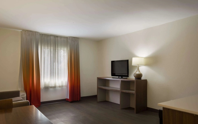 MainStay Suites Savannah Midtown