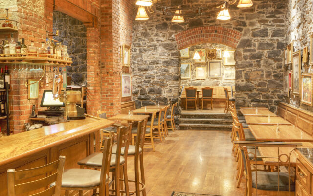 Montvale Hotel