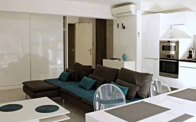 Viva Riviera Modern 2 Bedrooms balconies