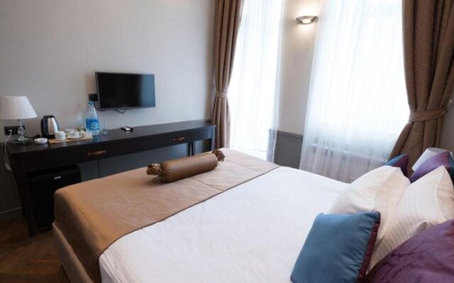 Seven Rooms Boutique Hotel