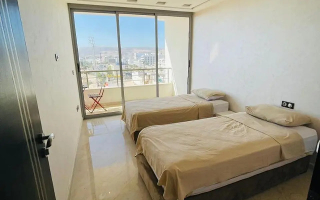 Very nice apartment near the city center & beach