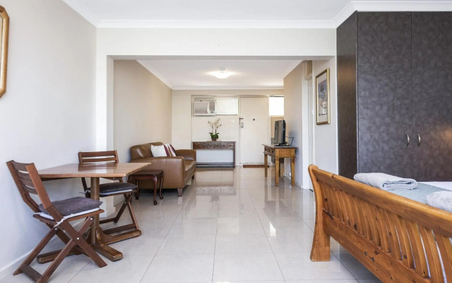 Studio 3 - ground floor Fremantle apartment