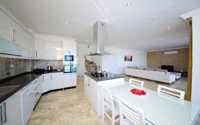 Villa Kaan by Akdenizvillam