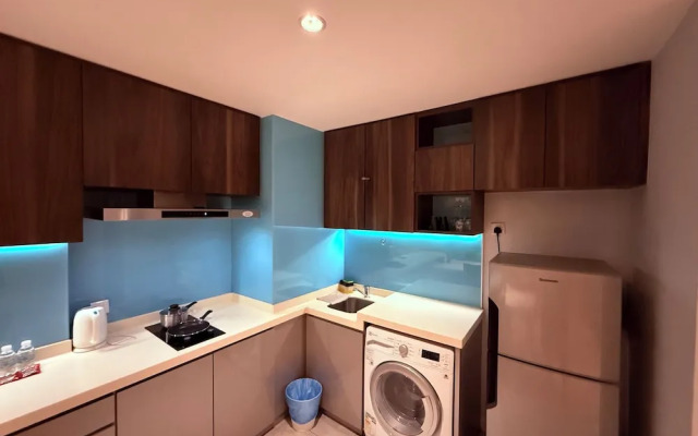 D'Majestic Place by Roomy