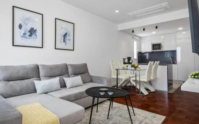 Lido Sunrise Apartment by Homie