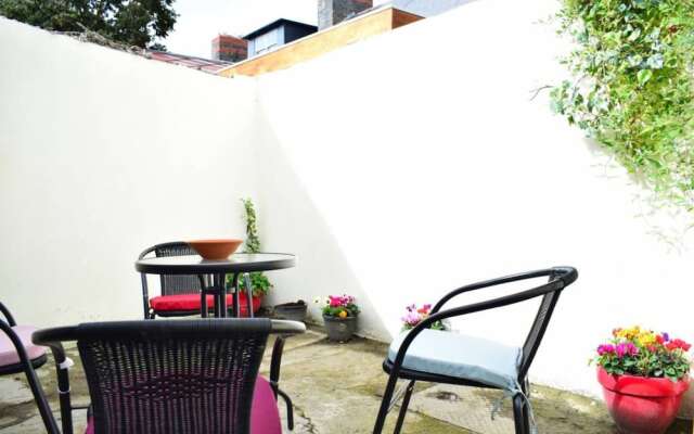 2 Bedroom House Near City Centre