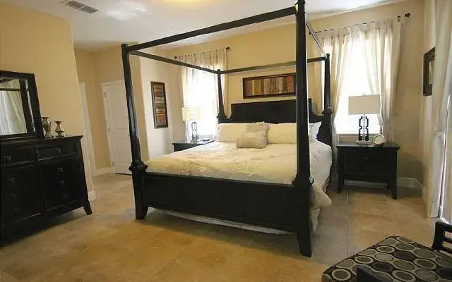 Oakview Drive House