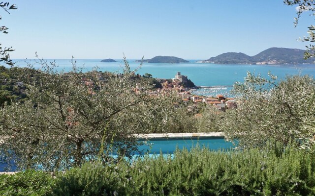 Miralunga-appartament-in-villa-e-piscina