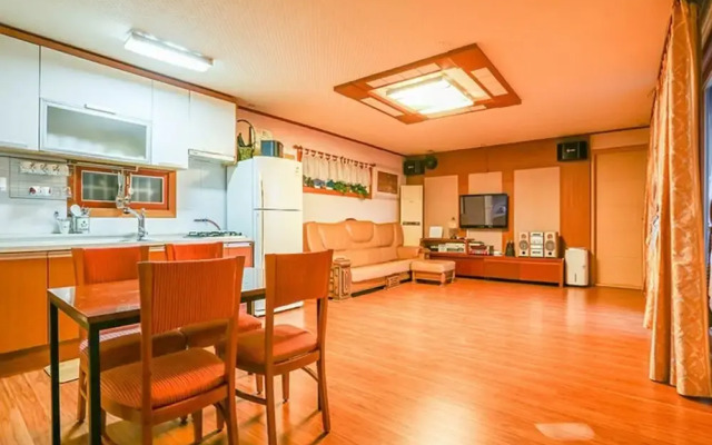 Chungju Hosuwiui Haru Pension