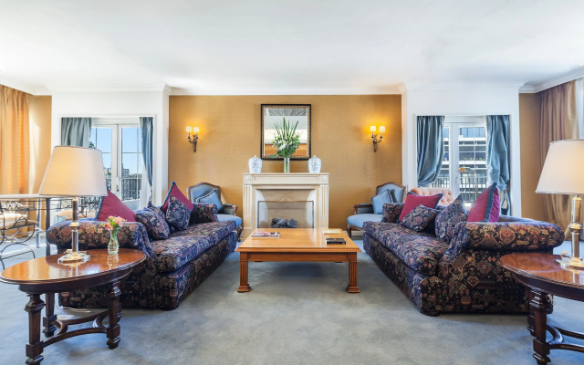 Claridge Hotel