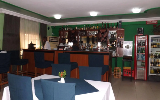 La Playa Suites