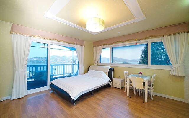 Namhae Sanmaru Pension