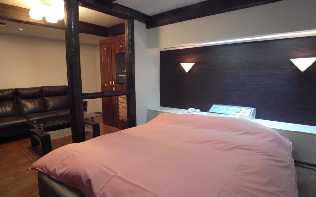 Hotel Tee (Adult Only)