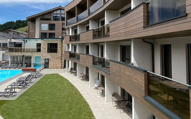 Lakeside-Luxury Apartments